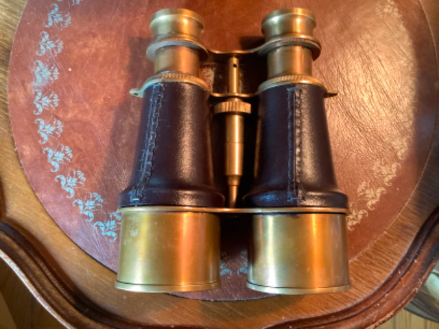 Ant/Vtg Brass & Leather Wrapped Binoculars w Leather Case in Arts & Collectibles in Belleville - Image 4