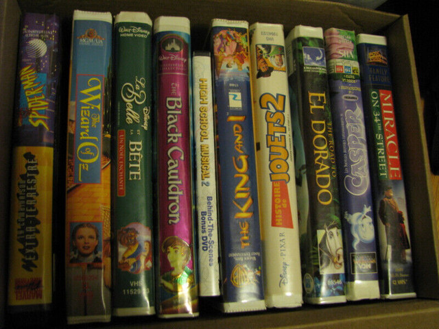 Lot de films pour enfants en vidéocassettes et dvd dans CD, DVD et Blu-ray  à Longueuil/Rive Sud - Image 3