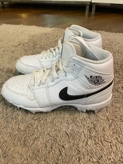 Football Cleats 5.5 - Nike Jordan 1, View more
