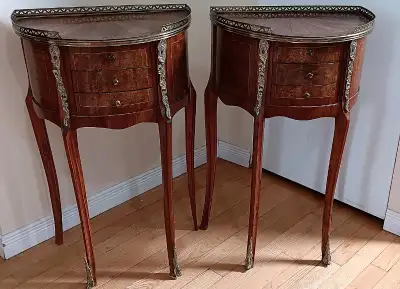 antique deux tables centenaire superbe et très détailler, View more