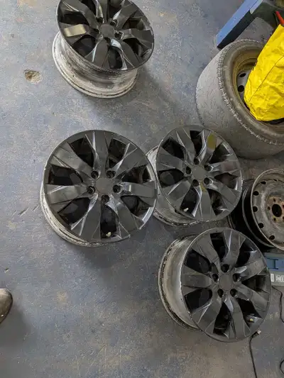17 inch wheels,5x 114.3mm, from Honda Accord, good shape, powder coated black