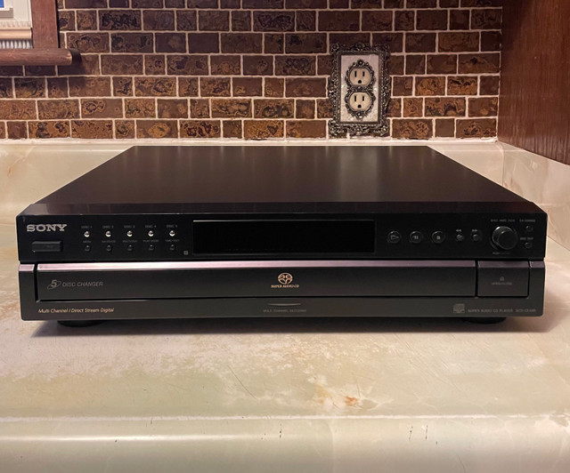 SONY SCD-CE595 Compact Disc SUPER AUDIO 5-CD Changer Player SACD in Stereo Systems & Home Theatre in Hamilton