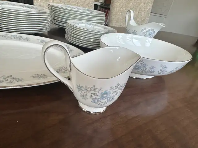 Vintage Coalport Milady Bone China Dinnerware in Kitchen & Dining Wares in Peterborough - Image 5