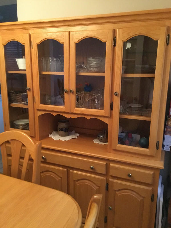 Dining room Set with Buffet and Hutch in Dining Tables & Sets in Trenton - Image 3
