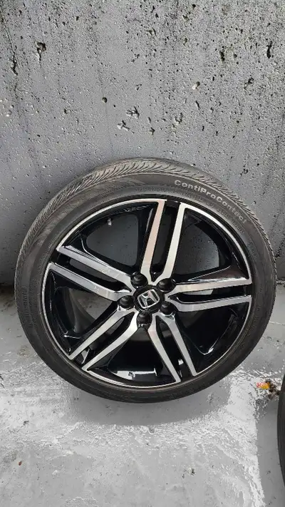 Tires and rims came off a sold 2017 Honda accord sport. Rims in great condition! Tire size measures...