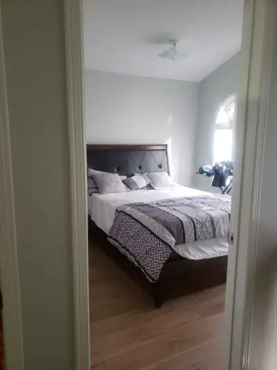 one room available in house