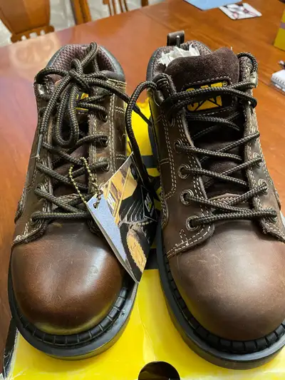 BNIB Women’s CAT steel toed shoes-Size 6, View more
