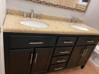 Bathroom Vanity with quartz countertop (incl sink and faucets)