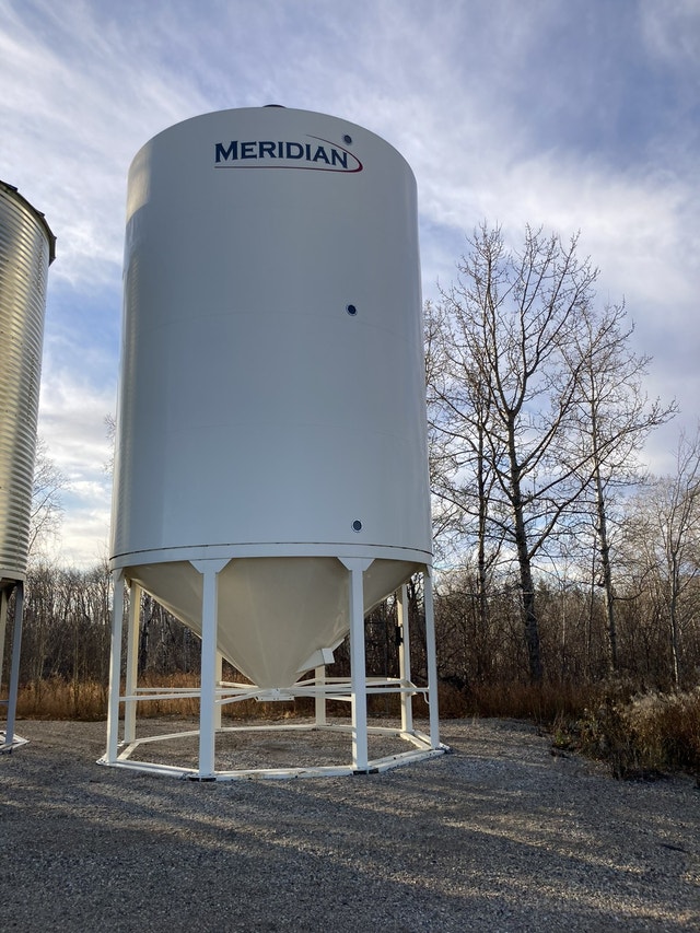 2013 Meridian 1620 Fertilizer Bin Farming Equipment Prince Albert