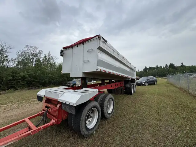 2004  Capital quad wagon in Other in Delta/Surrey/Langley - Image 3