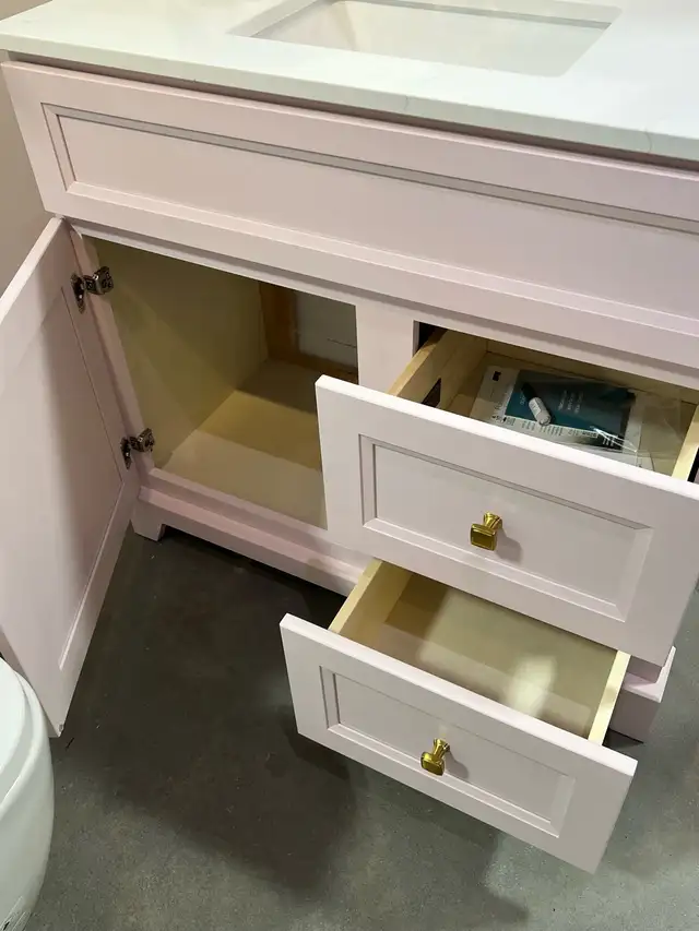 36” Bathroom vanity Pink, Stonewood ex display  in Cabinets & Countertops in Hamilton - Image 4