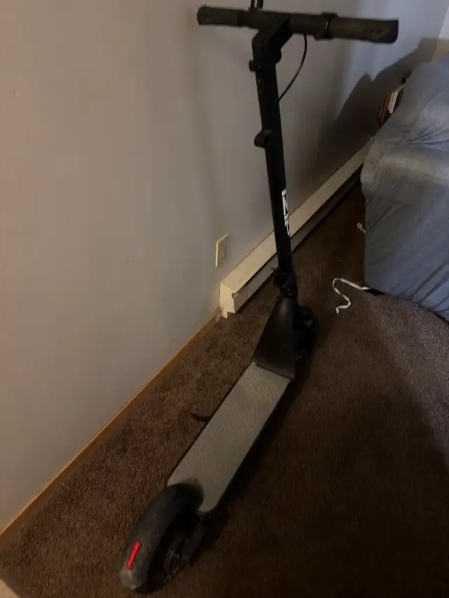 iZip Aero Adult Electric Scooter – Barely Used – $250 in Scooters & Pocket Bikes in Winnipeg - Image 5