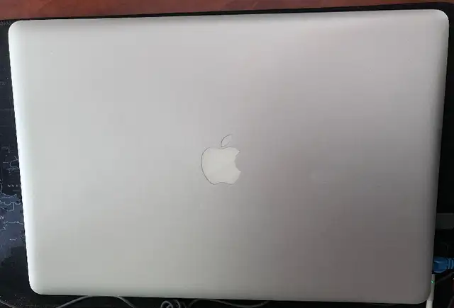 Macbook Pro Early 2011 17po 2.2Ghz in Laptops in City of Montréal - Image 3