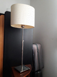 Lampe de table ajustable