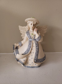 Sarah's Angels -June, Figurine