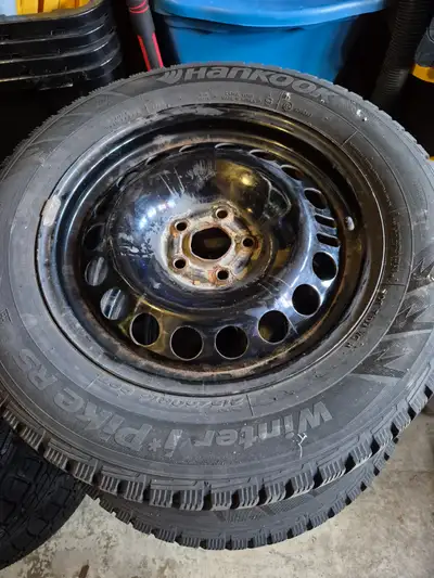 4 Winter Tires on Rims 215/60R16 Good condition. Did not put a lot of km on them. Used for a 2011 Ch...