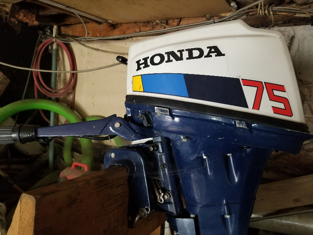 1985 Honda 7.5 hp outboard dans Vedettes et bateaux à moteur  à Ville de Montréal