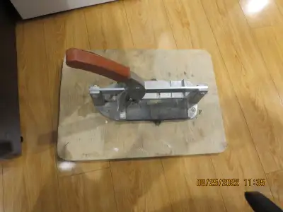 SMALL TILE CUTTER UP TO 6" LONG/WADE