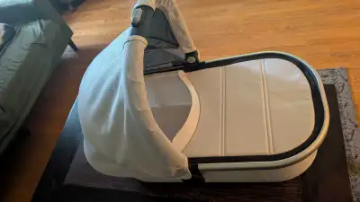 Uppababy Bassinet V2, View more