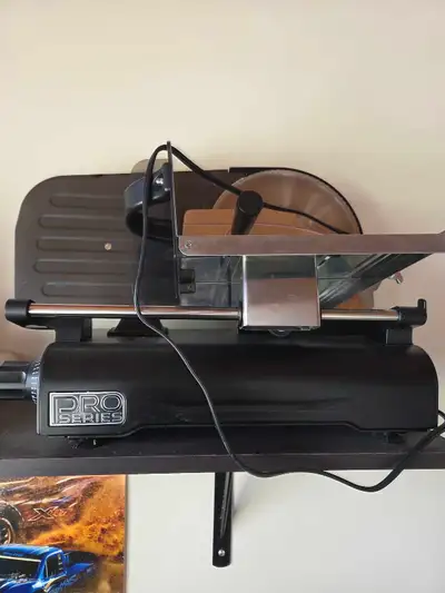 Have the pro 8.7 slicer for sale. I used it 3 times but now its just taking up space. I upgraded to...