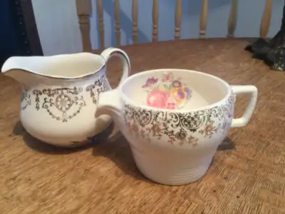Vintage CREMIER  pot a lait  an 1950 et Alfred Meaking, View more