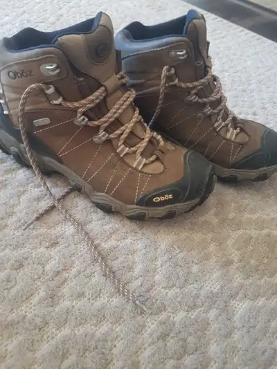 Oboz Hicking Boots/Shoes Woman size 7, View more