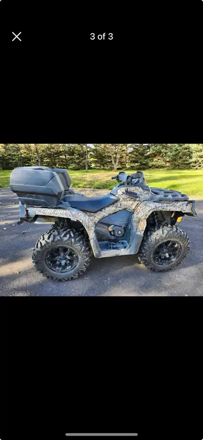 2014 outlander 800 with 2900km. Comes with kimpex tracks, winch and rear box. No damage to plastic....