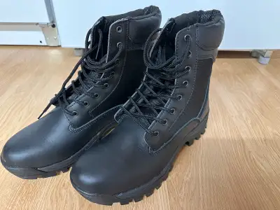 Brand new never worn men’s size 12 they are not steel toe - 8” No name
