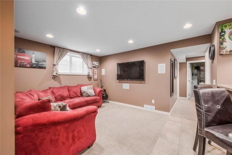 2 Bedroom Basement For Rent in SaddleRidge August 1st Long Term