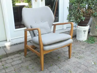 MCM STYLE LOUNGE ACCENT ARM CHAIR, View more