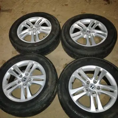 I have for sale in very good condition 4 Honda CRV 17" OEM wheels size 225 /65R17. Never used in the...