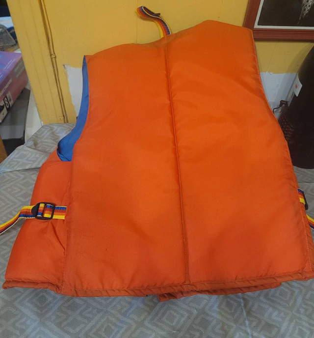 veste de flotaison dans Sports nautiques  à Laval/Rive Nord - Image 2