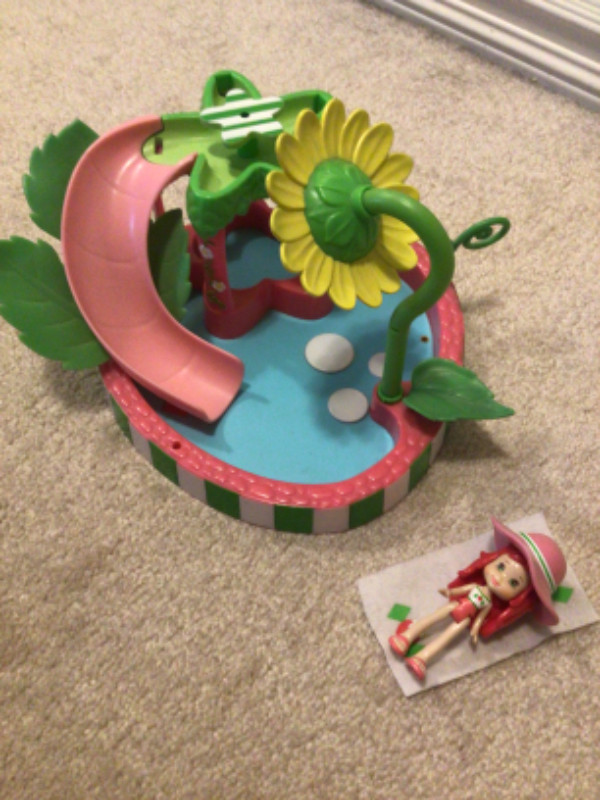 Strawberry Shortcake doll and pool in Toys & Games in Edmonton