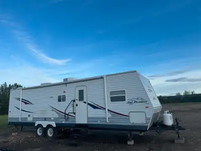 2007 31BHDS Jayco Jay Flight for sale. Very well taken care of had seals for the slides done 2 summe...