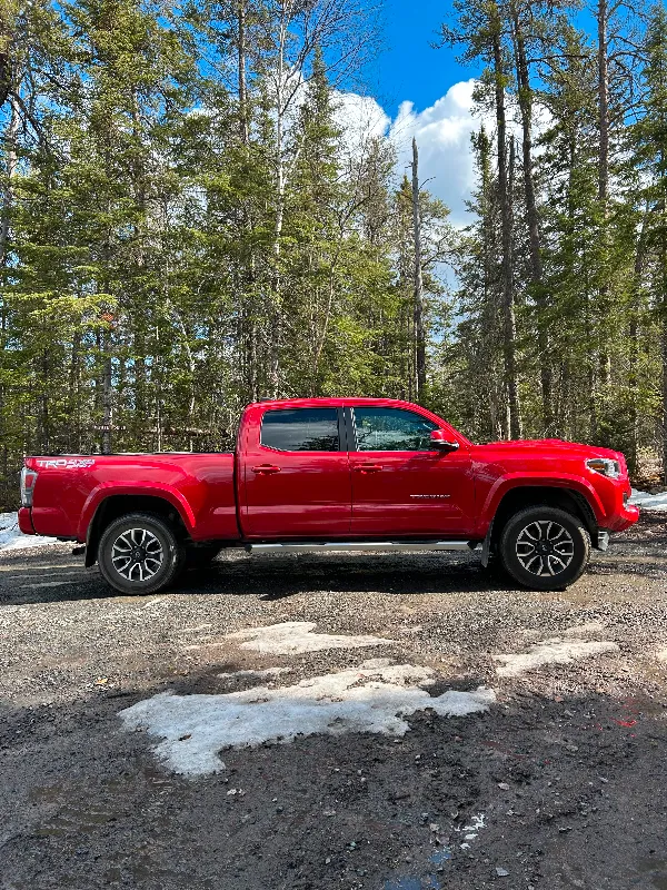 2020 Tacoma only 53,000 km. Price reduction