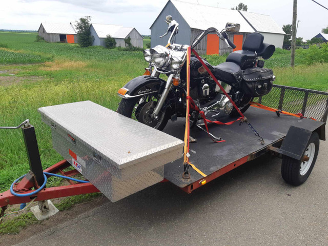 remorque avec  freins pour 4 roues 4.5x8.5 plateforme avec rampe dans Remorques utilitaires  à Ville de Québec