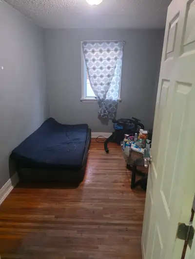 Room for Rent – Available Immediately Private room available in a shared accommodation home. Conveni...