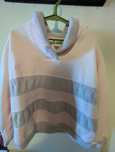 Lady's Footlocker Ski Sweater, View more