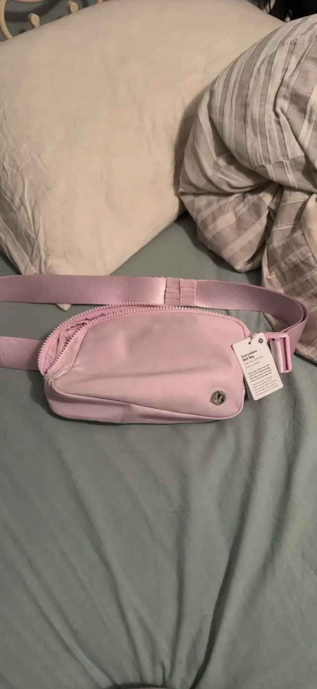 lululemon belt bag 1L meadowsweet pink tags on