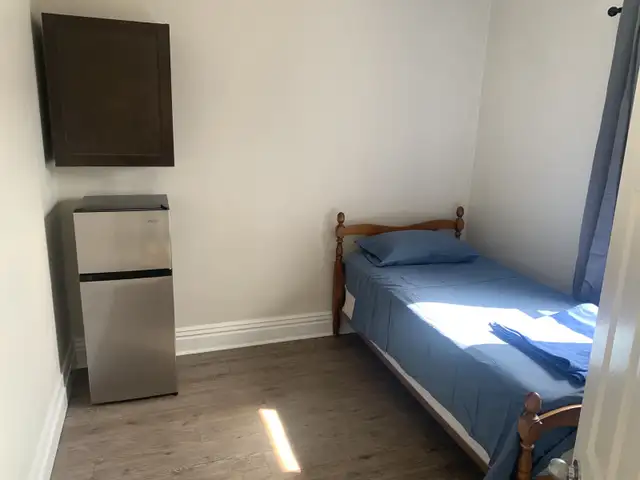Furnished room for rent near HSC
