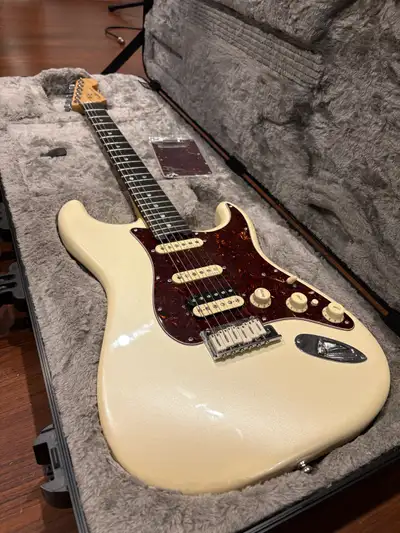 2017 Fender American Elite Stratocaster! rare, View more