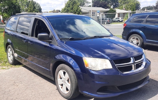 2014 Dodge Grand Caravan SXT Stow&Go avec Towing — photo 2