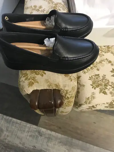 Clarks Ladies Ellowyn loafers size 7.5W, View more