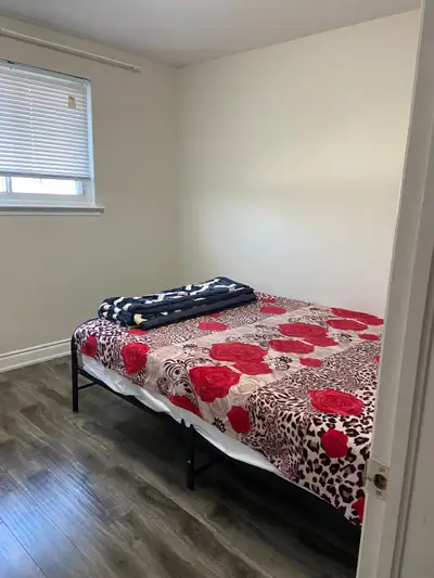 furnished Private or sharing room for girls or females only 5mins Walk grocery store and plaza Share...