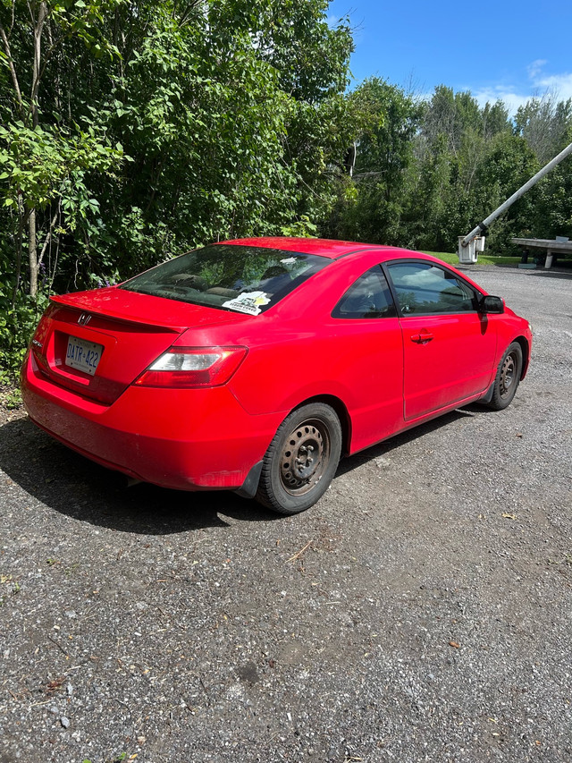 2010 honda civic  in Cars & Trucks in Ottawa - Image 3