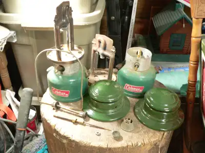 plusieurs articles antique a différent prix photo 1 et 2 2 lampe Coleman antique # 9770.38 modele 33...