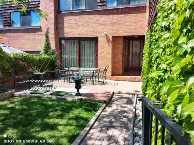 STEPS TO LESLIE SUBWAY, HIGHWAY 401 & 404! Exceptional opportunity in Don Valley Village! This immac...
