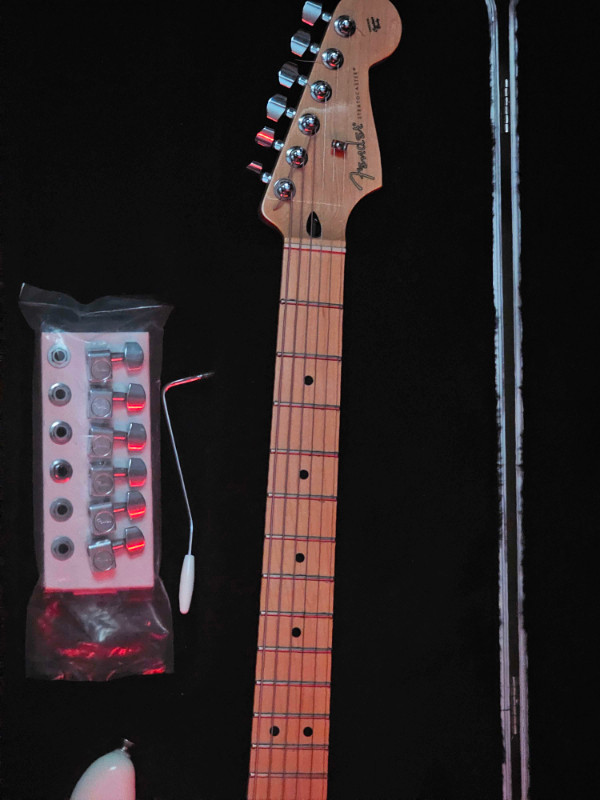 2021 Player Fender Stratocaster With case and locking tuners in Guitars in Burnaby/New Westminster - Image 2