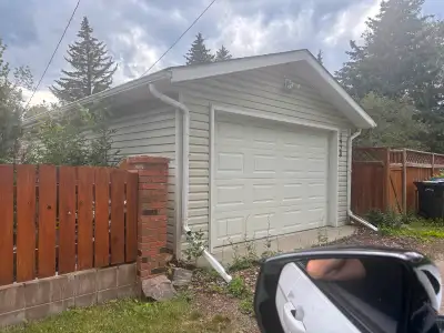 Empty garage for rent. Secure area. Convenient location in Charleswood.