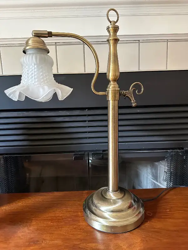 Art deco metal table lamp with glass shade 23.5” tall in Indoor Lighting & Fans in City of Montréal - Image 2